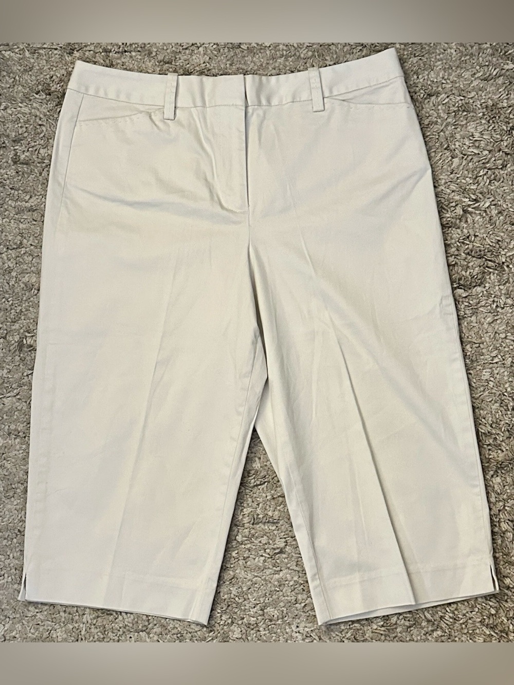 Talbots Women’s Size 8 Light Beige 2 Shallow Pocket Khaki Capri Dress Pants